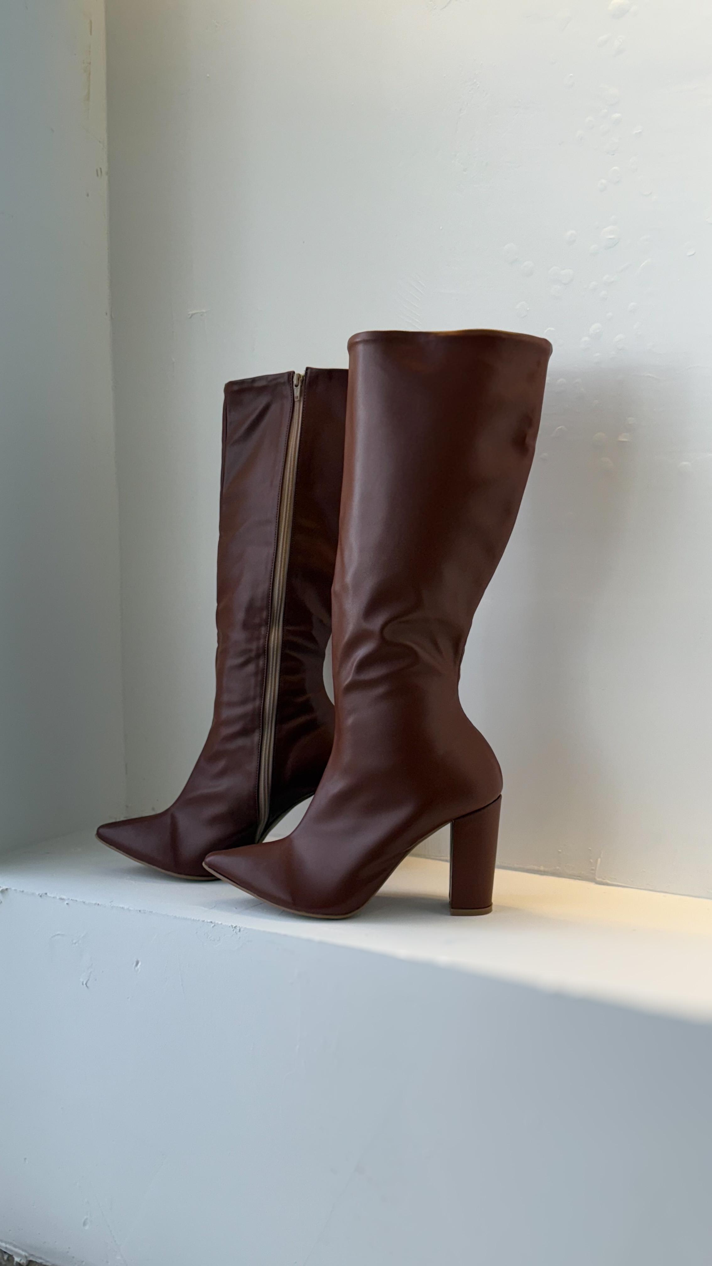 Bota Cano Alto Marrom